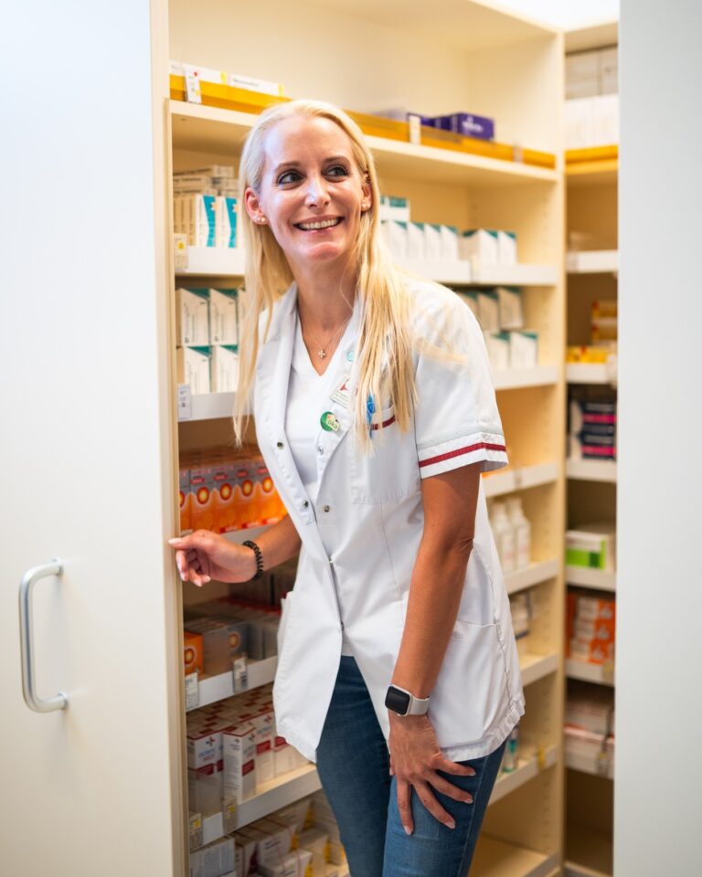 Instagram post from apotheke.wien. This post is in position 3.