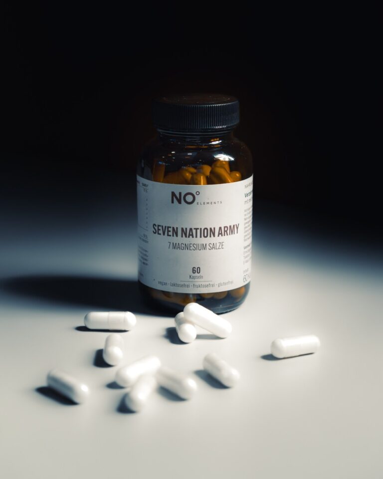 Instagram post from apotheke.wien. This post is in position 1.