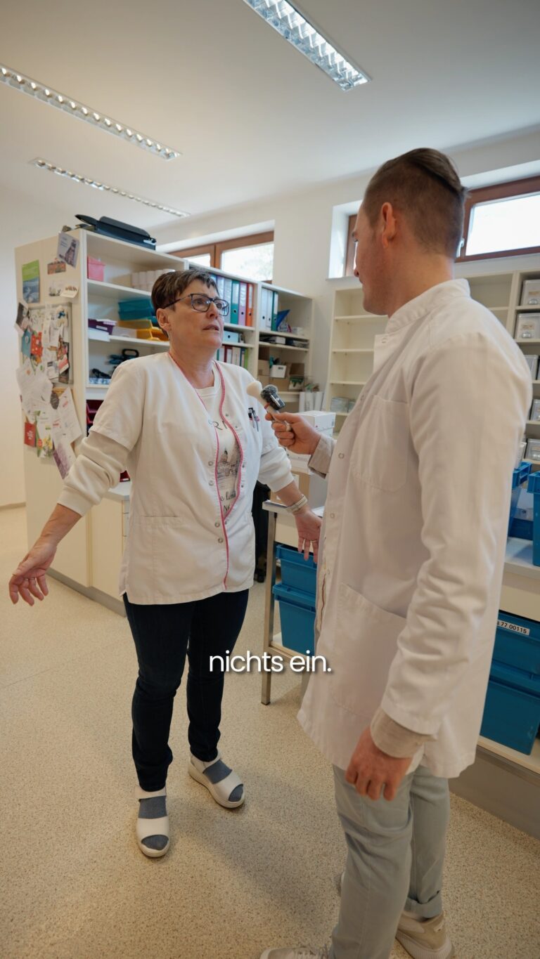 Instagram post from apotheke.wien. This post is in position 1.